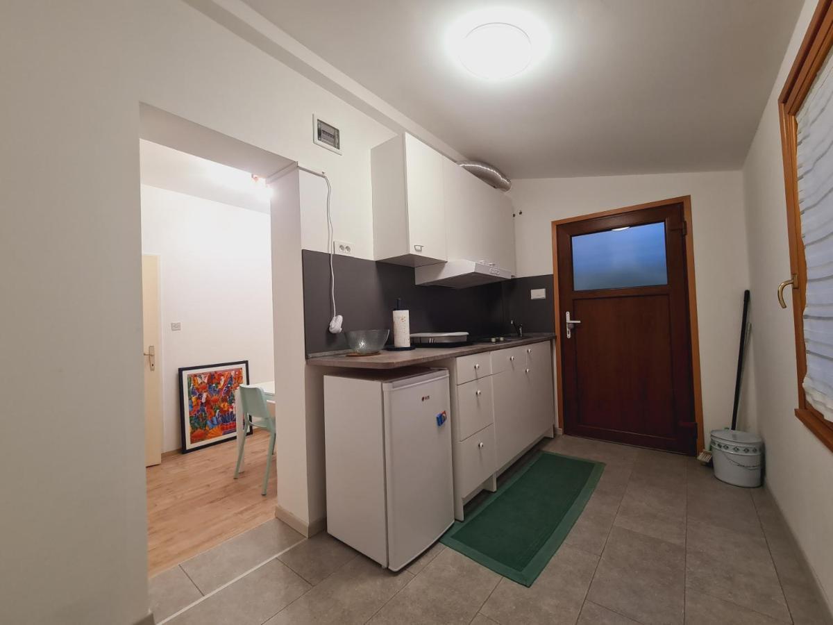 Countryside Apartment โคเปร์ ภายนอก รูปภาพ