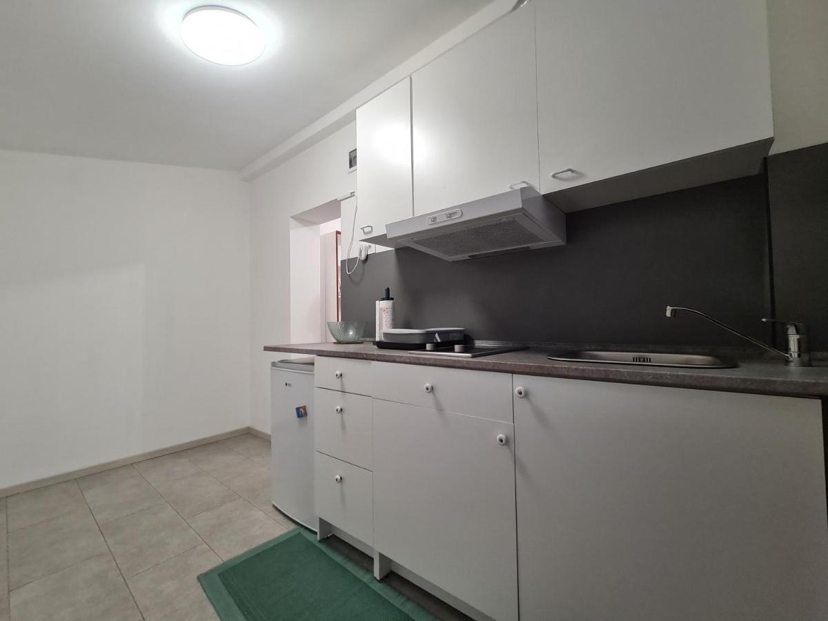Countryside Apartment โคเปร์ ภายนอก รูปภาพ