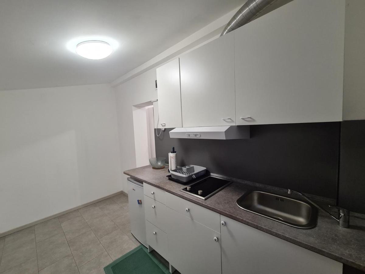 Countryside Apartment โคเปร์ ภายนอก รูปภาพ