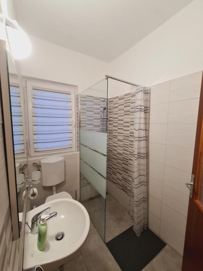 Countryside Apartment โคเปร์ ภายนอก รูปภาพ
