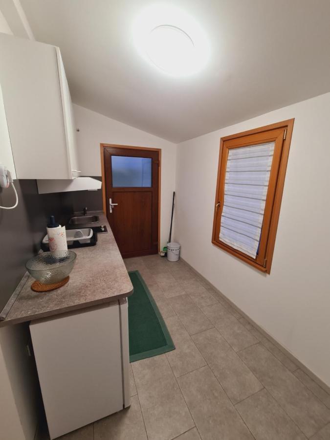 Countryside Apartment โคเปร์ ภายนอก รูปภาพ